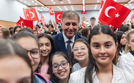Başkan Tugay gençleri ve çocukları ağırladı