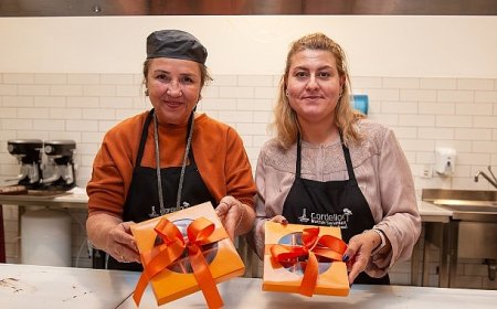 Gönüllü ellerden lösemili çocuklara tatlı hediye