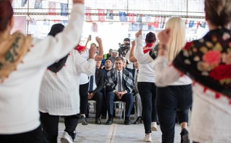 Başkan Tugay, Menemen “Cumhuriyet Her Yerde” kutlamalarına katıldı