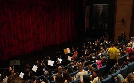 “Fosforlu Cevriye” Bahçelievler’de Göz Kamaştırdı