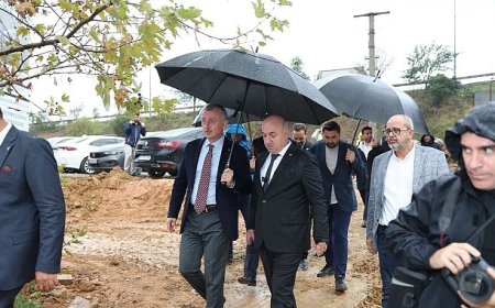 Başkan Büyükakın’dan sağanak yağış altında denetim