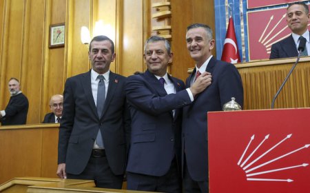Özgür Özel: Kıbrıs, Türkiye’nin arka bahçesi değil! Ümit Dikbayır CHP’ye katıldı