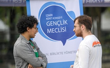 Üniversiteli gençler İzmir’e festivalle “merhaba” dedi