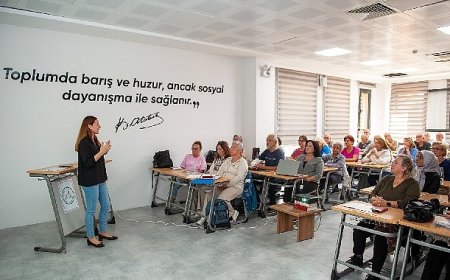 Karşıyaka’nın 3. Yaş Üniversitesi’nde ders zili çaldı!