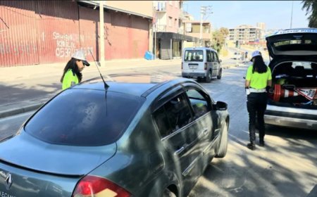 İzmir Karabağlar’da Neşe Kahraman ve kadın trafik polisleri örnek tablo çizdi