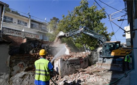 Ballıkuyu dönüşüm bölgesindeki metruk yapılar yıkılıyor