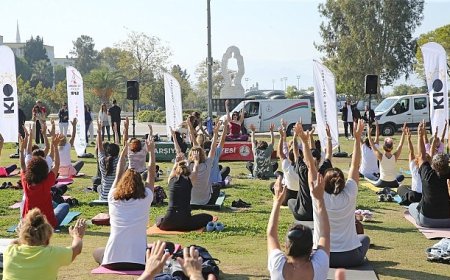 Karşıyaka’da yaza ‘yoga’ ile veda
