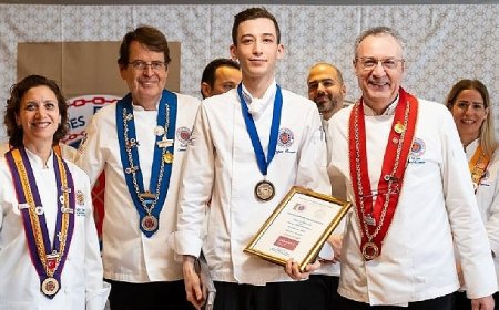 Mövenpick Hotel Istanbul Marmara Sea’nin Genç Şefi Engin Özcan, “Jeunes Chefs Rôtisseurs” Yarışmasında Gümüş Madalya ile Ödüllendirildi