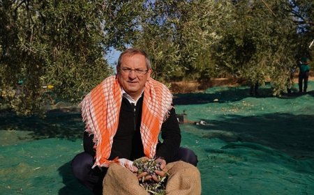 “Yerin Altının Değil, Üstünün Daha Kıymetli Olduğuna İnanıyorum” diyen Başkan Mesut Ergin: “Zeytinyağı Ayvalık’ın Vazgeçilmez Bir Kültürüdür”