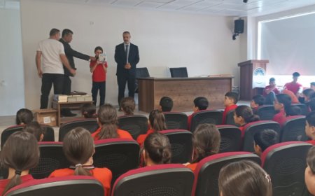 Adıyaman Gölbaşı’da ‘Başarıda Arkadaş Seçimi’ konferansına yoğun ilgi