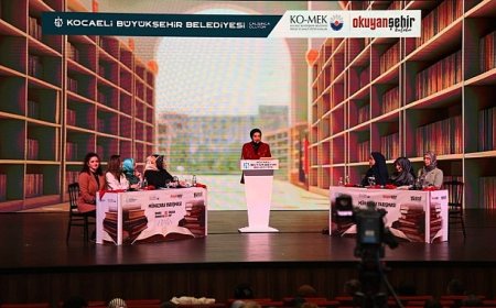 Kitap Fuarı’nda münazara ve müzikal tiyatro bir arada