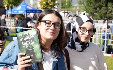 Kitap Fuarı’nda genç yazarlara yoğun ilgi