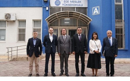 Ege Meslek Yüksekokulunda Üniversite-Sanayi İş Birliği Toplantısı Gerçekleştirildi