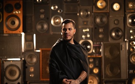 Ozan Kartal’dan geleneksel ritimlere modern yorum: ‘Zeibeck In The Desert’ yayında!