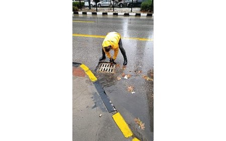 Büyükşehir ve MASKİ Ekipleri Yağmur için Sahada