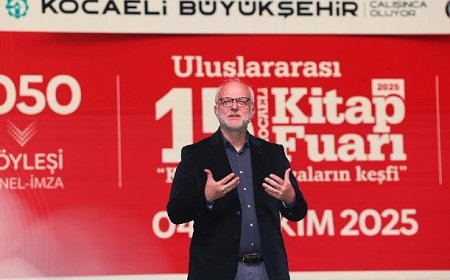 Prof. Dr. Sayar’dan, Kitap Fuarı’na övgü