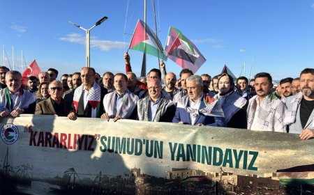 Bursa Mudanya sahilinden ‘Sumud Filosu’na destek