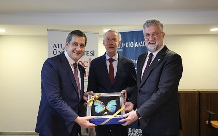 Üniversite, mesleki eğitim ve profesyonel gelişim için imzalar atıldı