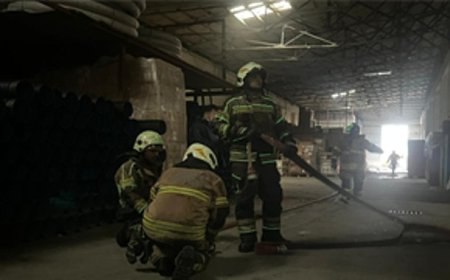 Bornova’daki depo yangınına hızlı müdahale