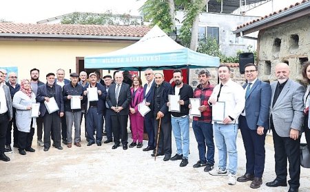 Ürünlü’de 275 hak sahibine imarlı tapu sevinci
