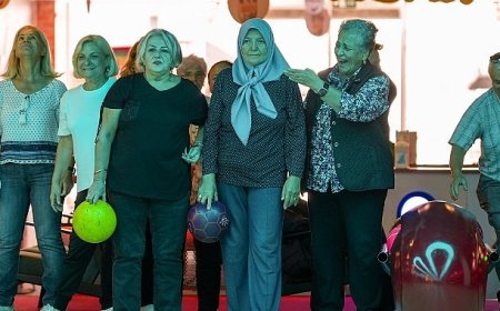 Maltepe’de Yaşlılar Günü’nde Bowlingle Eğlendiler
