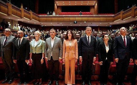 Çeşme Belediye Başkanı Lâl Denizli, İzmir Büyükşehir Belediyesi Kurumsal Sürdürülebilirlik Raporu Lansmanında konuştu
