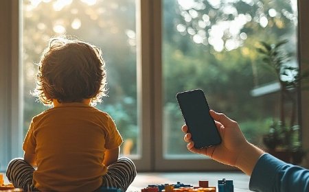 Paylaşmak her zaman önemsemek değildir: Çocuk fotoğraflarını paylaşırken onları riske atmamak için nasıl davranmalı?