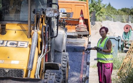 Büyükşehir’in kadın çekici operatörü tabuları yıktı