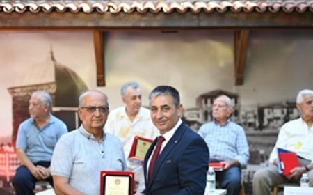 İzmir İtfaiyesi’nin çınarları genç meslektaşları ile buluştu