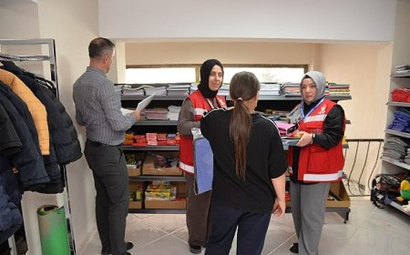 İhtiyaç sahibi öğrencilere kırtasiye yardımı