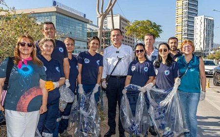 Başkan Özyiğit, vatandaşlarla birlikte çevre temizliği yaptı