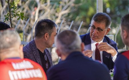 Başkan Tugay İtfaiye Haftası’nda itfaiye personeli ile buluştu