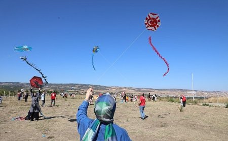 İnegöl Semaları Uçurtmalarla Renklendi