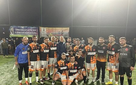 Parsan Futbol Takımı şampiyon oldu