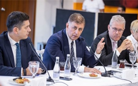 Başkan Tugay: İzmir’in kabuğunu kırması, öncü kent olması için çalışıyoruz
