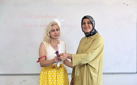 Konak’ta okur-yazar kadınların gurur günü