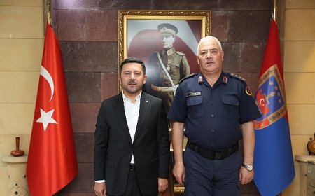 Belediye Başkan Arı’dan Jandarma Komutanı Çelik’e Ziyaret