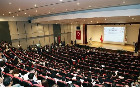 Dokuz Eylül Üniversitesi Tıp Fakültesi, 2025-2026 Akademik Yılı açılışı ve Beyaz Önlük Giyme Töreni