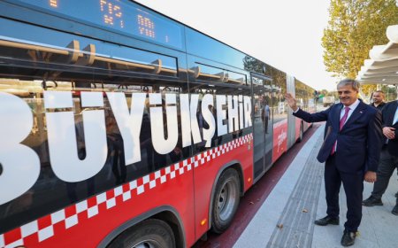 Sakarya metrobüs hattı genişletildi… Başkan Alemdar, vatandaşlarla birlikte yolculuk yaptı