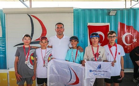 9 Eylül Kurtuluş Kupası Yelken Yarışları tamamlandı