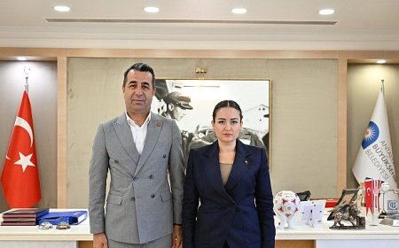 Özdemir Merkezefendi ve Tuzlukçu Belediye Başkanlarını kabul etti