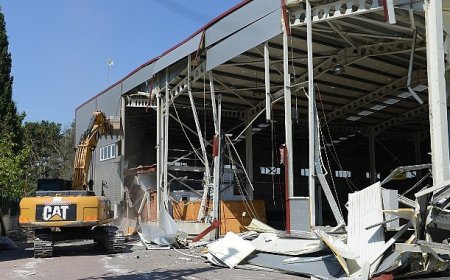 Tahtalı Mahallesi’nde 3 kaçak yapı yıkıldı