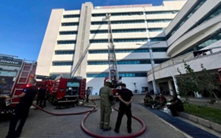 İzmir İtfaiyesi Torbalı’daki hastane yangınına müdahale etti