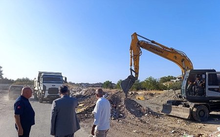 Edremit Belediyesi’nden moloz temizliği