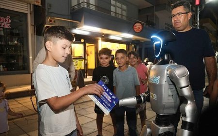İnsansı Robot Canik Sokaklarında