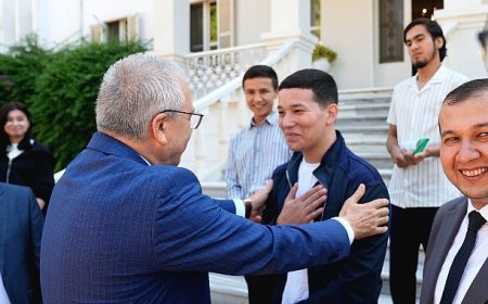 Çift Diploma Programı ile EÜ’ye gelen Özbek öğrenciler Rektör Prof. Dr. Budak’ı ziyaret etti