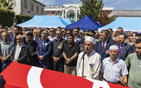 İzmir’in şehitlerine veda