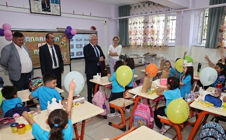 Başkan Şadi Özdemir’den “Okula hoş geldin” hediyesi