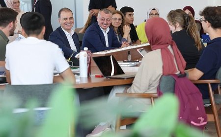 Ömer Çelik, Taze’ye gitti Milli İrade’yi çok beğendi