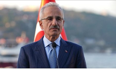 Köstebekler yarın yer altına dalıyor